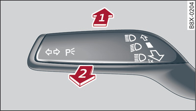 Palanca de los intermitentes y de la luz de carretera: Activar y desactivar el sistema de asistencia para la luz de carretera